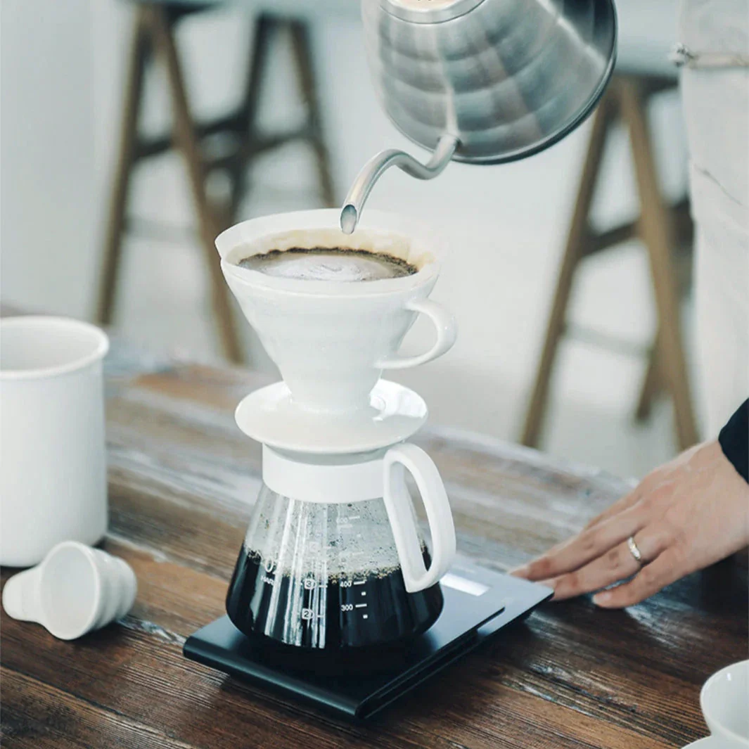 Hario - V60-02 Ceramic Dripper Set (White) - Image 2